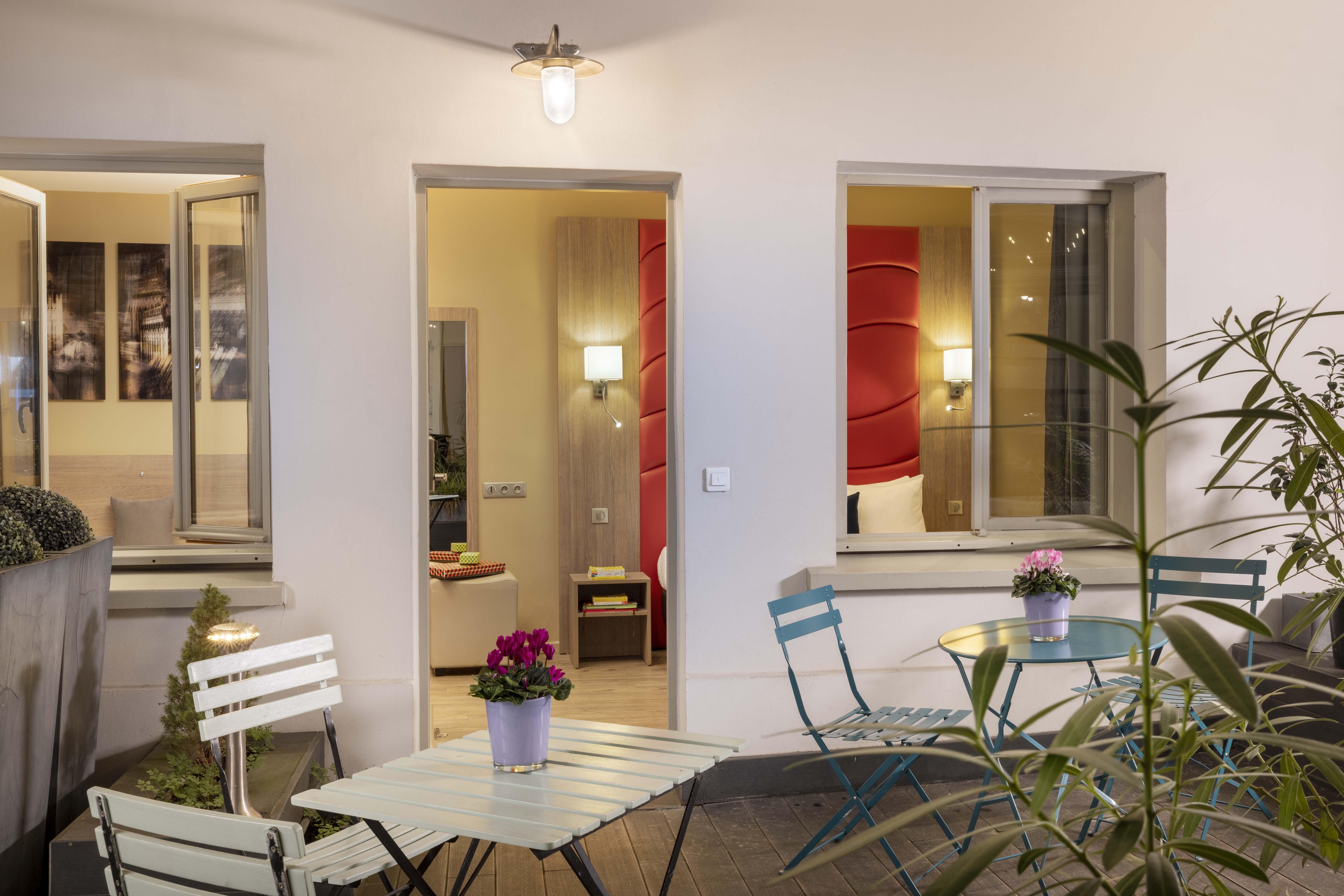 Hotel L'Interlude Paris Exterior photo